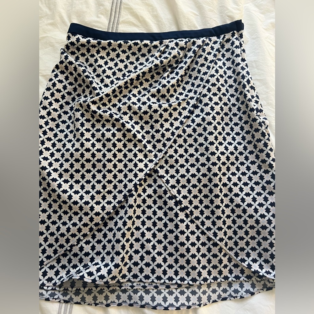 H&M navy print satin pencil skirt size 6